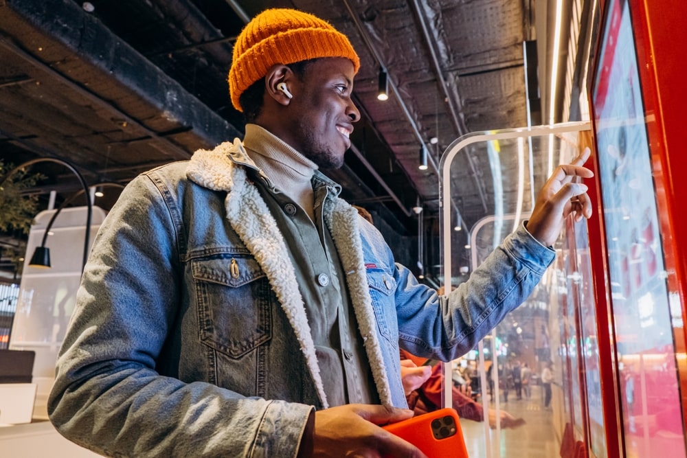 How Self-Serve Kiosks Can Improve the Visitor Experience